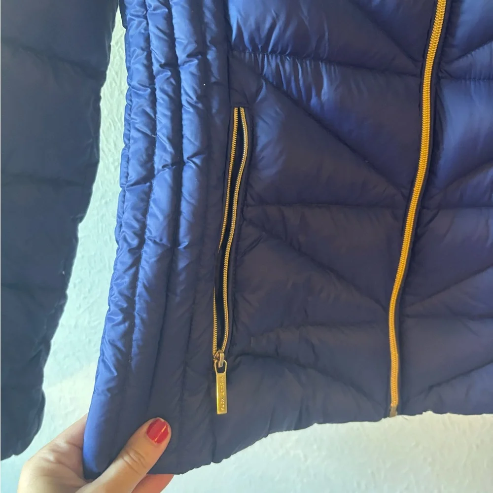Michael Kors Women's Blue Puffer Jacket size‎ S